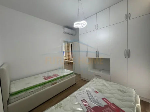 Tirane, jepet me qera apartament 2+1 Kati 1, 89 m² 550 € (Rezidenca Porta Tirana e Re)