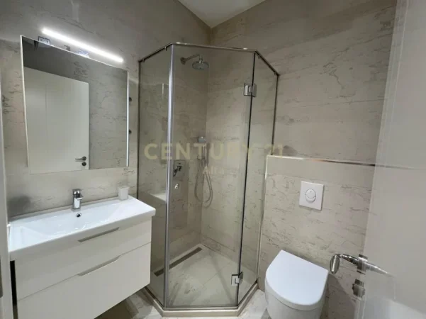 Tirane, shitet apartament 2+1+Ballkon Kati 1, 105 m² 229.000 € (kodra e diellit 1 prane british school)