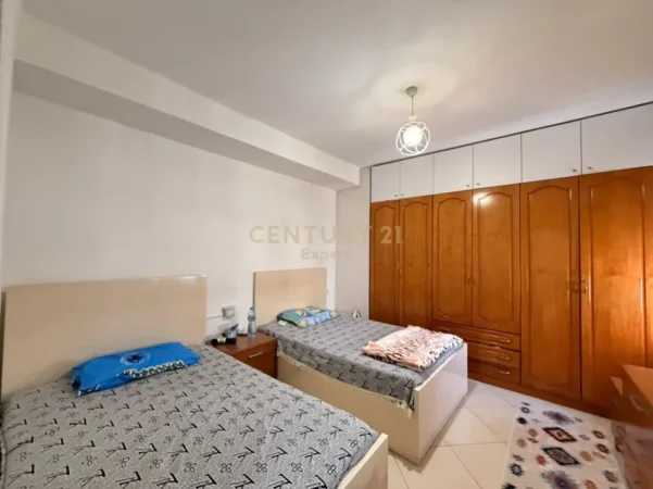 Tirane, shitet apartament 1+1 Kati 7, 74 m² 120.000 € (astiri)