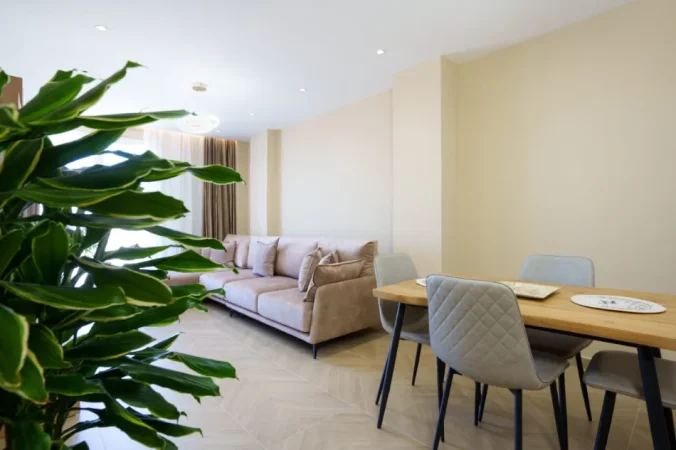 Durres, jepet me qera apartament 1+1+Ballkon Kati 12, 69 m² 650 € (Ujesjellesi, Durres)