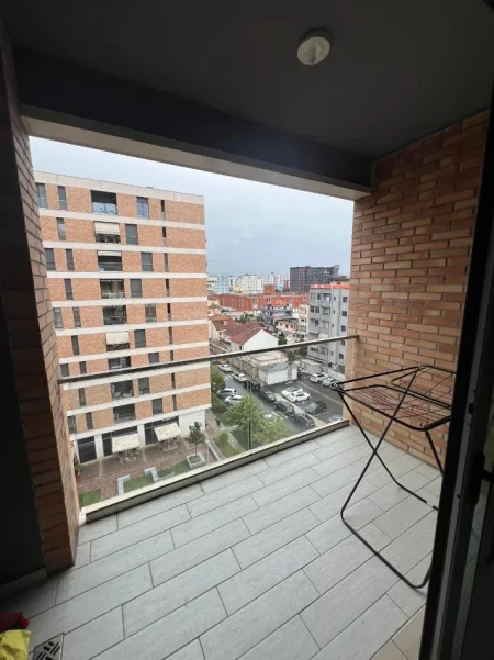 Tirane, jepet me qera apartament 2+1 Kati 6, 89 m² 750 € (Fiori Di Bosko)