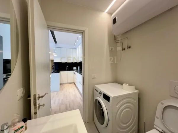 Tirane, jepet me qera apartament 2+1+Ballkon Kati 6, 95 m² 1.100 € (rruga e barrikadave)
