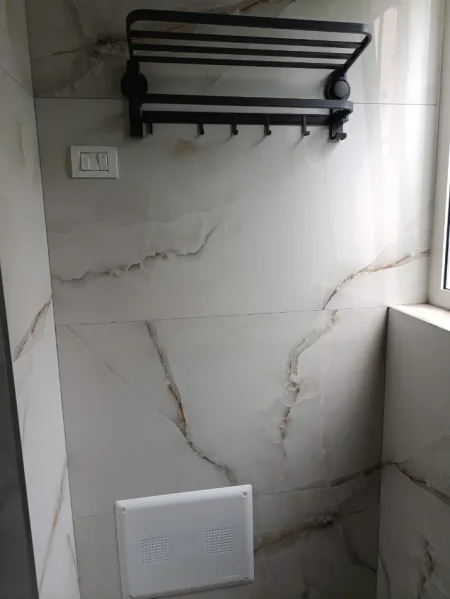 Tirane, jepet me qera apartament 2+1+Ballkon , 75 m² 500 € (Kombinat)