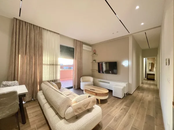Tirane, jepet me qera apartament 2+1+Ballkon , 131 m² 1.500 € (Kompleksi Delijorgji)