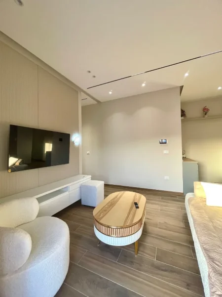 Tirane, jepet me qera apartament 2+1+Ballkon , 131 m² 1.500 € (Kompleksi Delijorgji)