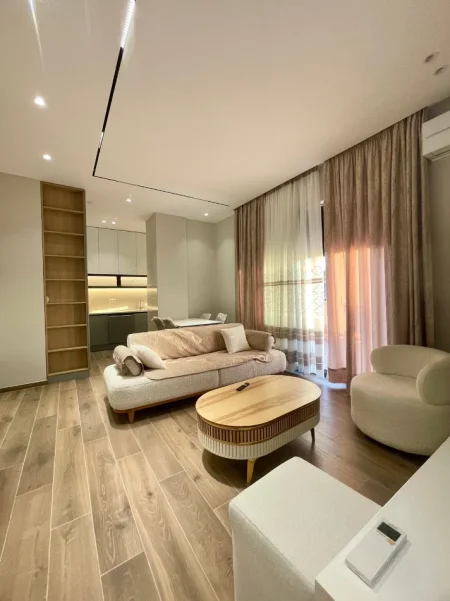 Tirane, jepet me qera apartament 2+1+Ballkon , 131 m² 1.500 € (Kompleksi Delijorgji)