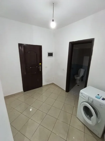 Tirane, shes apartament 1+1 Kati 8, 66 m² 97.300 € (yzberisht)