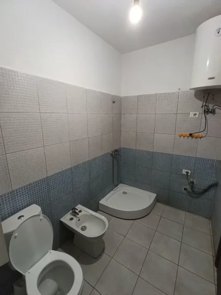 Tirane, shes apartament 1+1 Kati 8, 66 m² 97.300 € (yzberisht)