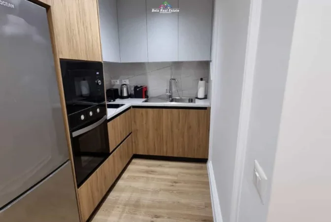 Tirane, jap me qera apartament 2+1 Kati 2, 110 m² 1.500 € (Qender)