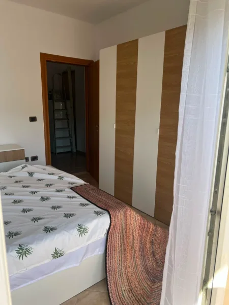 Tirane, jepet me qera apartament 1+1 , 70 m² 600 € (Komun Parisit)