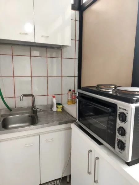 Tirane, jepet me qera apartament 1+1 Kati 3, 65 m² 500 € (Rruga e Elbasanit)
