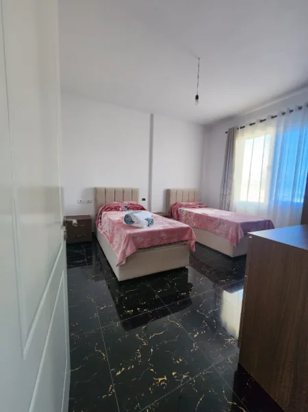 Tirane, jepet me qera apartament 2+1+Aneks+Ballkon Kati 5,,PALLAT ME ASHENSOR 8 KATESH,SIPERFAQE 104 m² ,ÇMIMI 450 MIJË/MUAJ