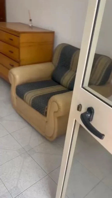 Tirane, jepet me qera apartament 2+1 Kati 2, 50 m² 270 € (American Hospital 3)