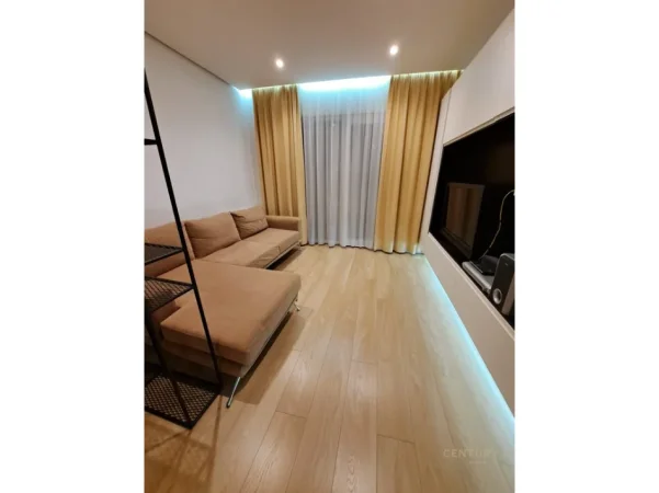Tirane, jepet me qera apartament 3+1 Kati 4, 130 m² 1.000 € (don bosko)