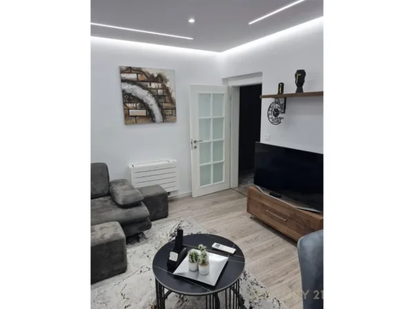 Tirane, jepet me qera apartament 2+1 Kati 4, 75 m² 600 € (restorant durresi)