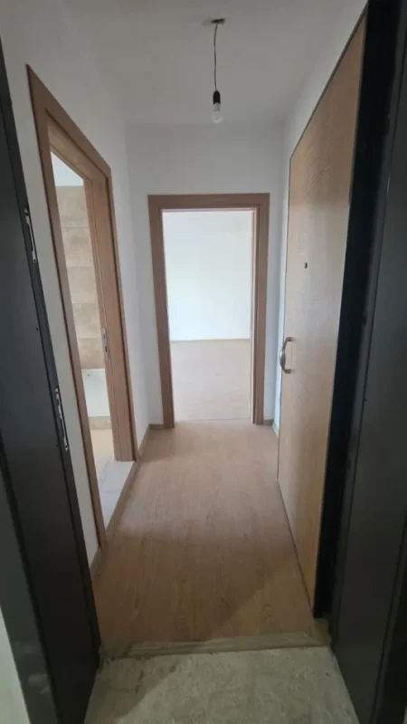 Tirane, jepet me qera apartament 3+1 Kati 4, 130 m² 500 € (Zgara 5 Maj)