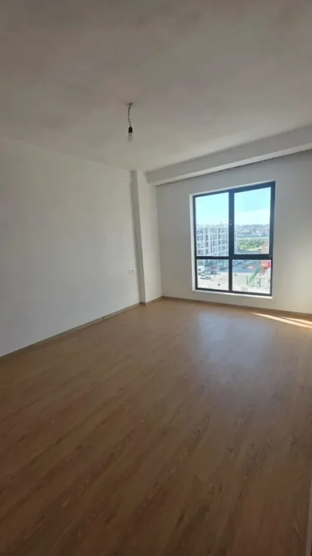 Tirane, jepet me qera apartament 3+1 Kati 4, 130 m² 500 € (Zgara 5 Maj)