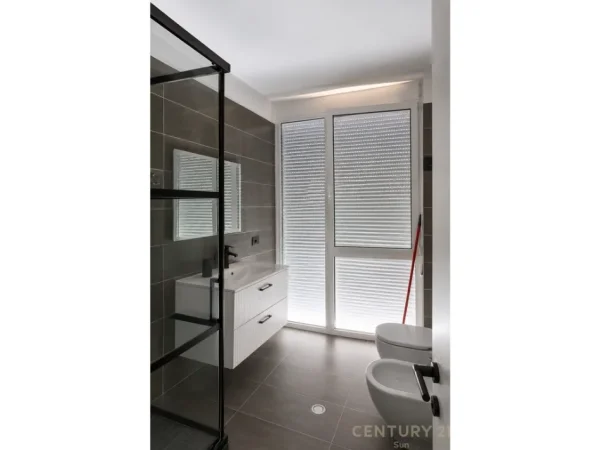 Tirane, jepet me qera apartament 2+1 Kati 2, 78 m² 850 € (rruga e barrikadave)