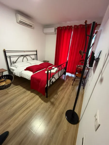 Tirane, jepet me qera hotel , 300 m² 3.600 € (RRUGA E ELBASANIT)