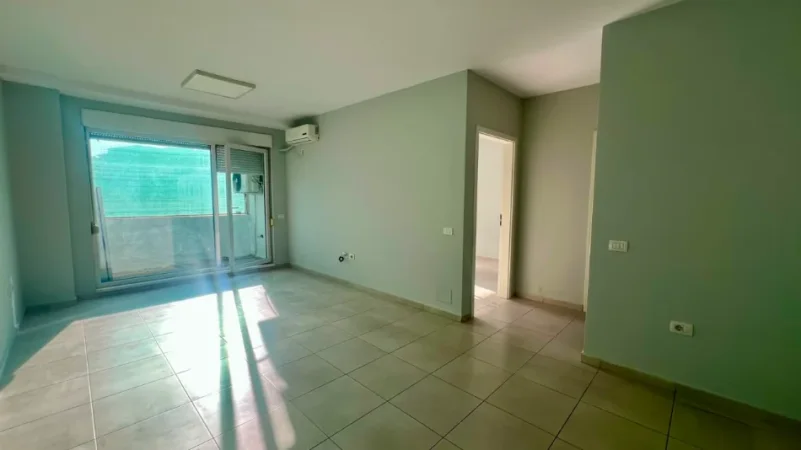 Zyre me Qera : 2 Ambiente Pune 📍21 Dhjetori (Kompleksi Magnet) - Kt.7 - S.60m² - 40,000 Leke/Muaj - Orientim Jug ||  Pozite strategjike ne qytet⚜️
