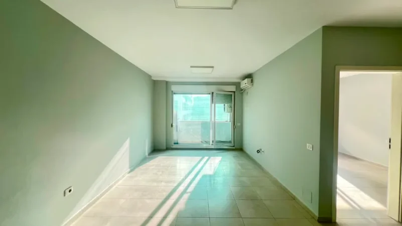 Zyre me Qera : 2 Ambiente Pune 📍21 Dhjetori (Kompleksi Magnet) - Kt.7 - S.60m² - 40,000 Leke/Muaj - Orientim Jug ||  Pozite strategjike ne qytet⚜️