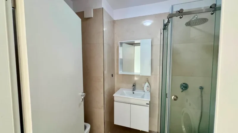 Zyre me Qera : 2 Ambiente Pune 📍21 Dhjetori (Kompleksi Magnet) - Kt.7 - S.60m² - 40,000 Leke/Muaj - Orientim Jug ||  Pozite strategjike ne qytet⚜️