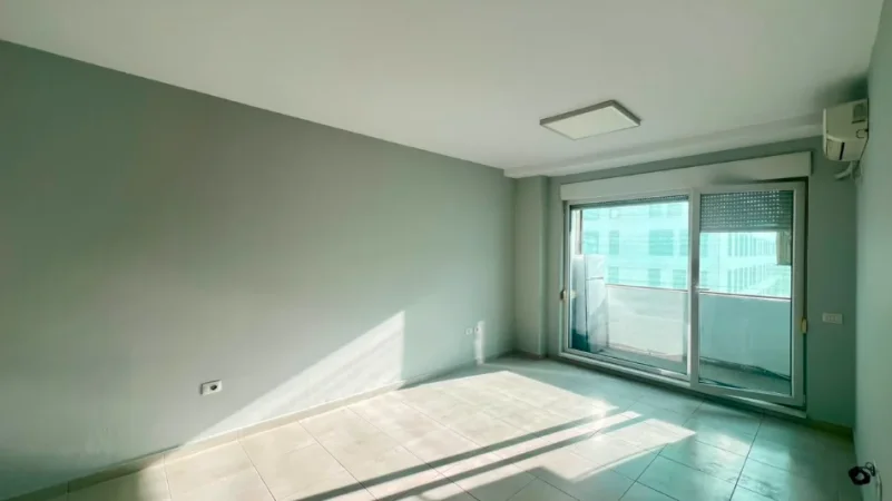 Zyre me Qera : 2 Ambiente Pune 📍21 Dhjetori (Kompleksi Magnet) - Kt.7 - S.60m² - 40,000 Leke/Muaj - Orientim Jug ||  Pozite strategjike ne qytet⚜️