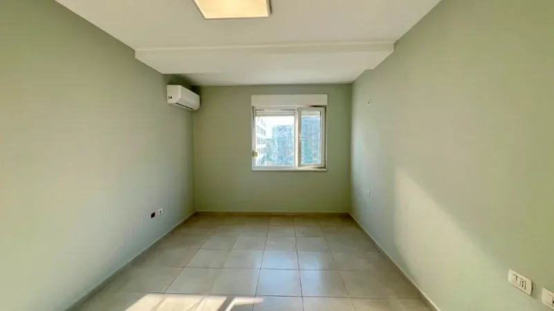 Zyre me Qera : 2 Ambiente Pune 📍21 Dhjetori (Kompleksi Magnet) - Kt.7 - S.60m² - 40,000 Leke/Muaj - Orientim Jug ||  Pozite strategjike ne qytet⚜️