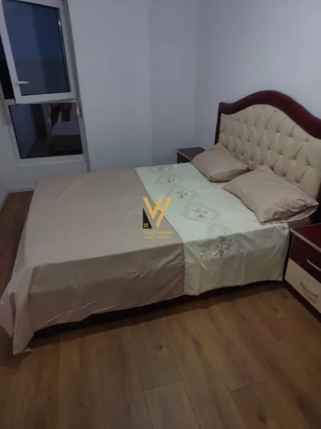 Tirane, jepet me qera apartament 2+1+Ballkon Kati 2, 85 m² 570 € (ALI DEMI)