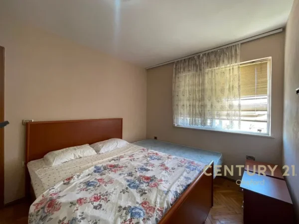Tirane, jepet me qera apartament Kati 5, 54 m² 400 € (Ali Demi OKS142639)