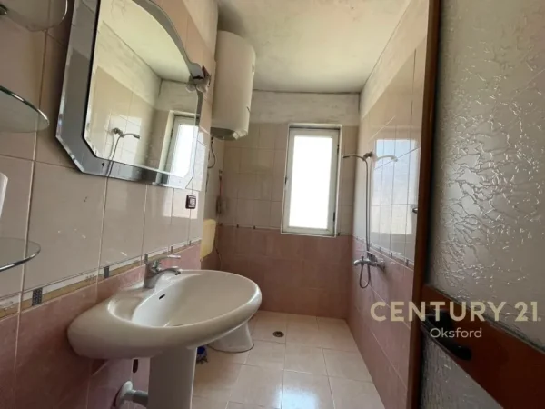 Tirane, jepet me qera apartament Kati 5, 54 m² 400 € (Ali Demi OKS142639)
