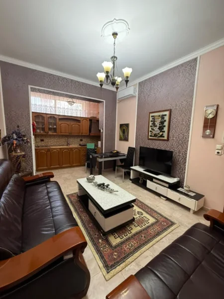 Tirane, jepet me qera apartament 2+1+Ballkon Kati -2, 65 m² 650 € (Vasil Shanto)