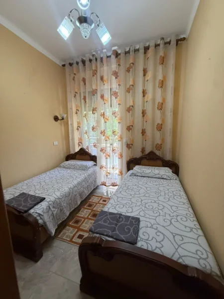 Tirane, jepet me qera apartament 2+1+Ballkon Kati -2, 65 m² 650 € (Vasil Shanto)