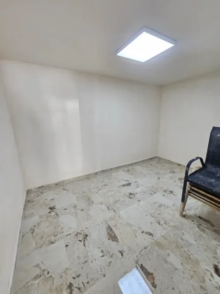 Durres, jepet me qera ambjent biznesi Kati 0, 220 m² 630 € 