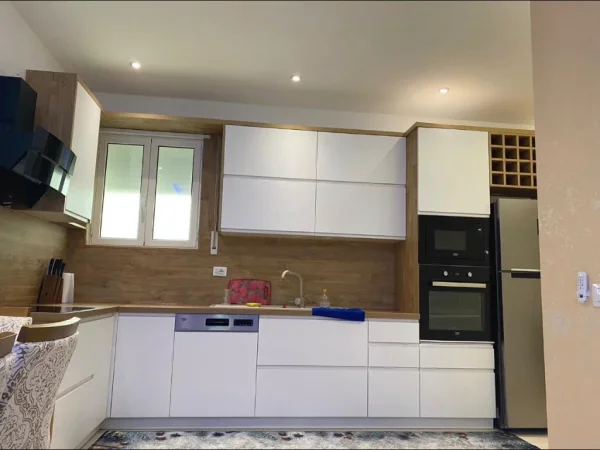 Vlore, jepet me qera apartament 1+1+Aneks+Ballkon Kati 7, 74 m² 40.000 lek