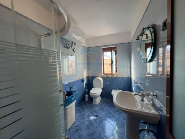 Tirane, jepet me qera apartament 1+1, Kati 5, 51 m² 475 € (Xhamllik)