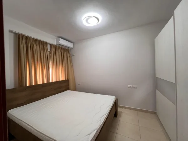 Tirane, jepet me qera apartament 1+1 Kati 5, (don bosko)