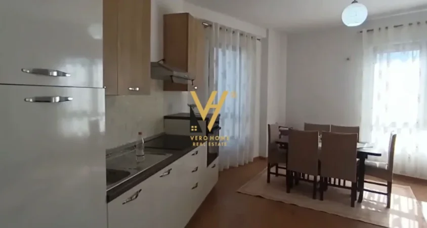 Tirane, jepet me qera apartament 1+1+Ballkon Kati 7, 60 m² 700 € (RRUGA FERIT XHAJKO)