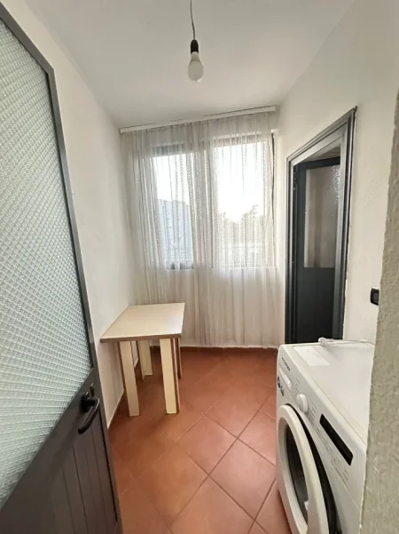 Tirane, jepet me qera apartament 1+1 Kati 3, 60 m² (bulevardi zogu i pare)