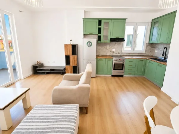 Tirane, jepet me qera apartament 2+1 Kati 9, 106 m² 580 € (Astir)