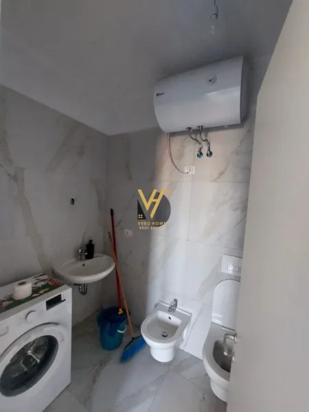 Tirane, jepet me qera apartament 1+1+Ballkon Kati 4, 86 m² 620 € (DON BOSKO)