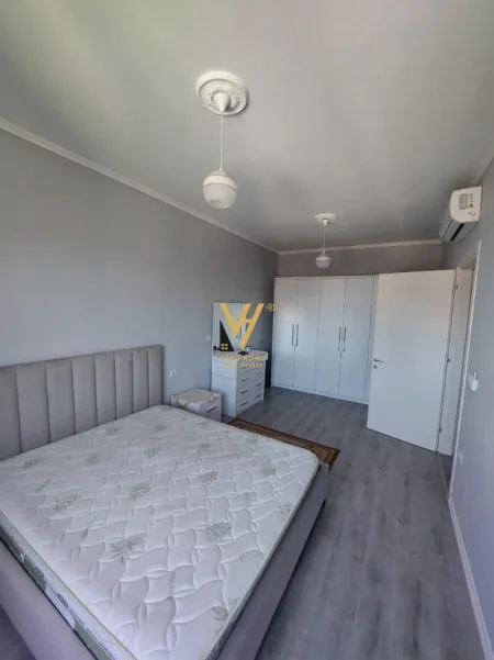 Tirane, jepet me qera apartament 1+1+Ballkon Kati 4, 86 m² 620 € (DON BOSKO)
