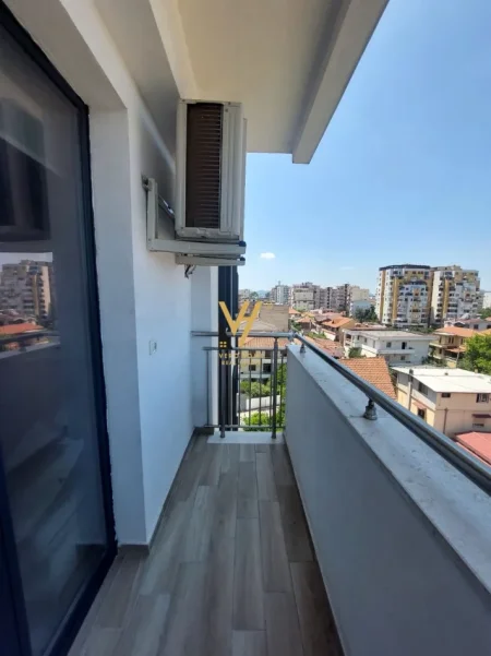 Tirane, jepet me qera apartament 1+1+Ballkon Kati 4, 86 m² 620 € (DON BOSKO)