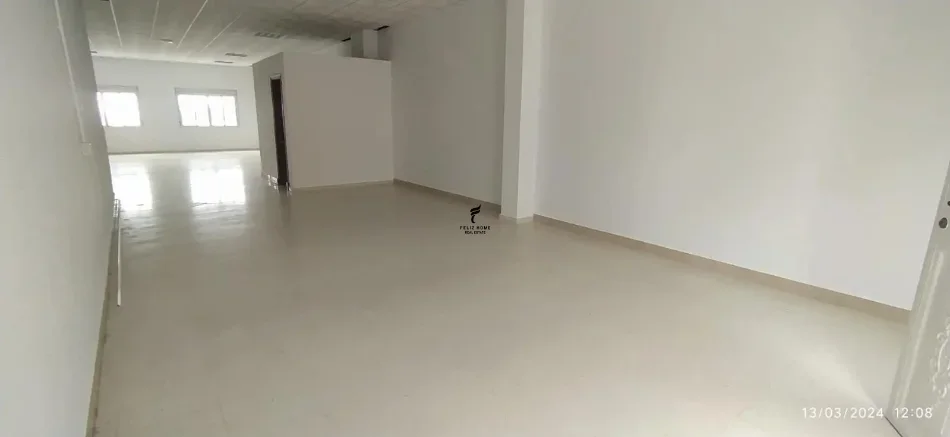 Tirane, jepet me qera dyqan Kati 0, 40 m² 1.200 € (ISH EKSPOZITA)