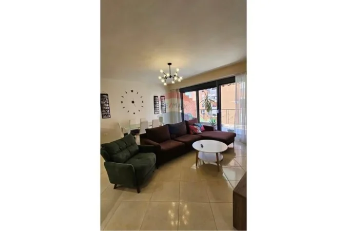 Tirane, jepet me qera apartament 2+1+Aneks+Ballkon Kati 2, 103 m² 750 € (Kompleksi Delijorgji)