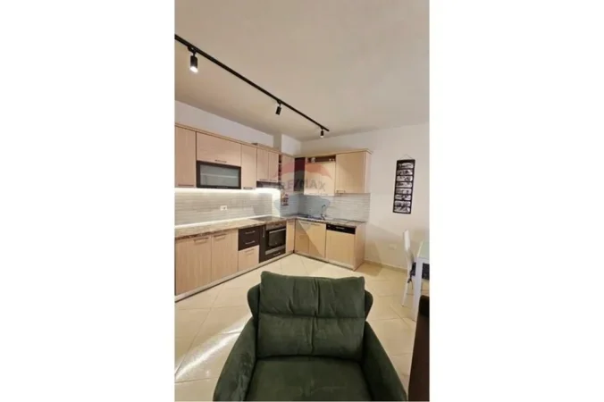 Tirane, jepet me qera apartament 2+1+Aneks+Ballkon Kati 2, 103 m² 750 € (Kompleksi Delijorgji)