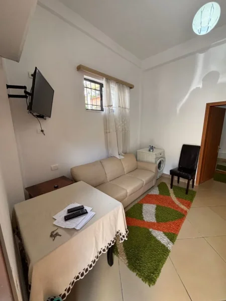 Tirane, jepet me qera apartament 1+1 Kati 1, 60 m² 320 € (Ali Demi)