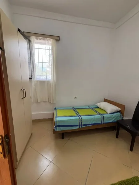 Tirane, jepet me qera apartament 1+1 Kati 1, 60 m² 320 € (Ali Demi)