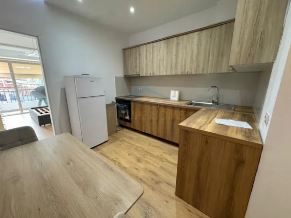 Tirane, jepet me qera apartament 1+1 Kati 6, 70 m² 550 € (Myslym Shyri)