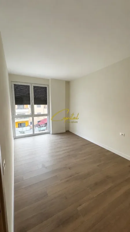 Tirane, jepet me qera ambjent biznesi Kati 3, 70 m² 450 € (RRUGA JORDAN MISJA)